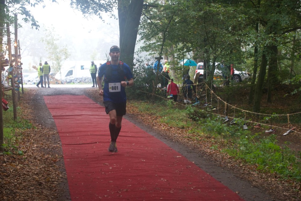 Landgoed Twente Marathon 2019 - finishfoto - Run Han Run (Custom)